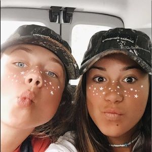 Meet your Posher, Amelia